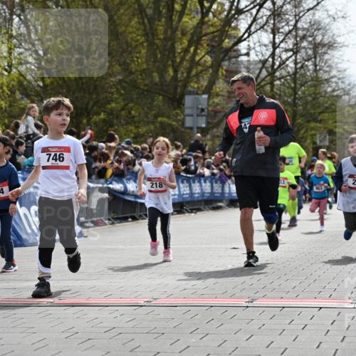 12.04.2026 - 45. Internationalen Wilhelmsburger Insellauf J. Mangold http://msf.ph/oto/9520990 12.04.2026 14:10:24 Ziel 86, 132, 417, 60, 746, 664, 218, 203, 633, 963 meine-sportfotos.de