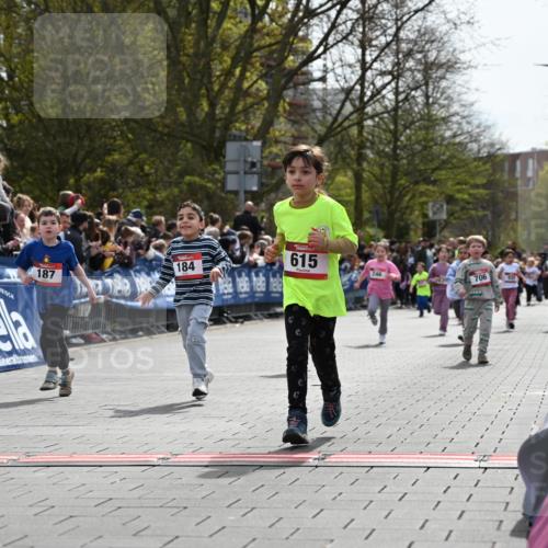 12.04.2026 - 45. Internationalen Wilhelmsburger Insellauf J. Mangold http://msf.ph/oto/9521019 12.04.2026 14:10:31 Ziel 963, 1513, 909, 708, 615, 184, 187, 42, 706, 246, 243 meine-sportfotos.de