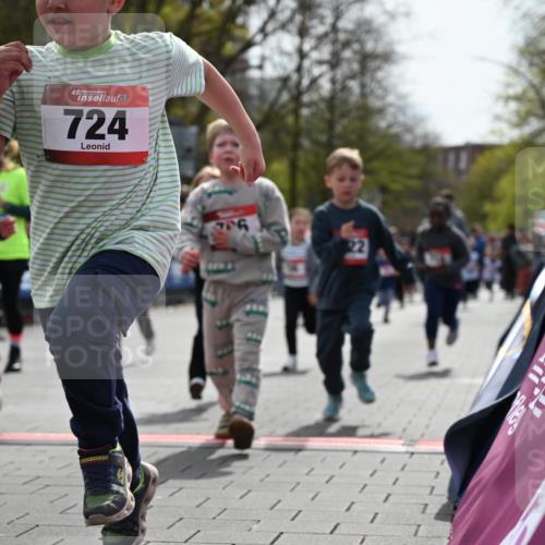 12.04.2026 - 45. Internationalen Wilhelmsburger Insellauf J. Mangold http://msf.ph/oto/9521079 12.04.2026 14:10:38 Ziel 42, 706, 246, 243, 717, 724, 929, 722, 239, 704, 725, 1521, 714, 726, 229 meine-sportfotos.de