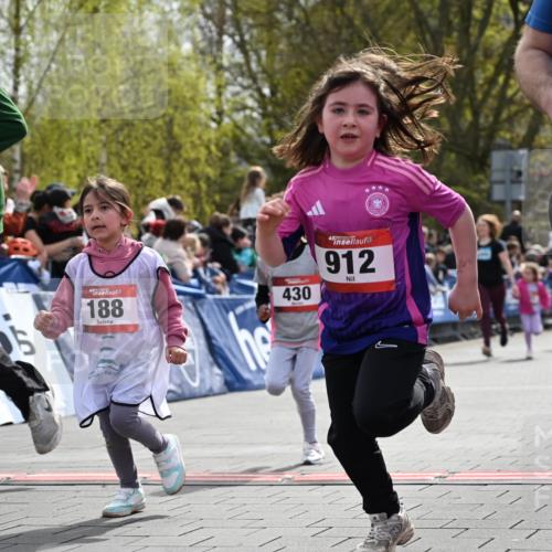 12.04.2026 - 45. Internationalen Wilhelmsburger Insellauf J. Mangold http://msf.ph/oto/9521122 12.04.2026 14:10:49 Ziel 910, 613, 789, 202, 709, 195, 912, 188, 430, 210, 701, 699, 703 meine-sportfotos.de