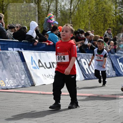 12.04.2026 - 45. Internationalen Wilhelmsburger Insellauf J. Mangold http://msf.ph/oto/9521214 12.04.2026 14:11:09 Ziel 914, 178, 630, 43 meine-sportfotos.de