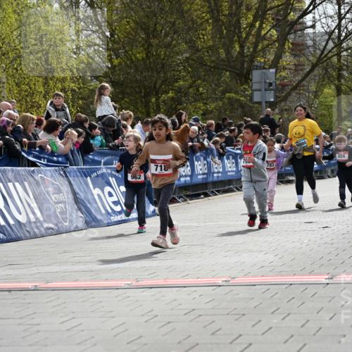 12.04.2026 - 45. Internationalen Wilhelmsburger Insellauf J. Mangold http://msf.ph/oto/9521255 12.04.2026 14:11:18 Ziel 954, 922, 718, 962, 702, 655, 783 meine-sportfotos.de