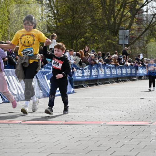 12.04.2026 - 45. Internationalen Wilhelmsburger Insellauf J. Mangold http://msf.ph/oto/9521265 12.04.2026 14:11:21 Ziel 718, 962, 702, 655, 783 meine-sportfotos.de
