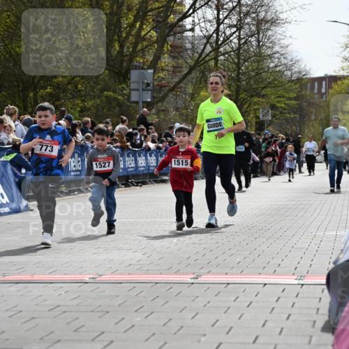 12.04.2026 - 45. Internationalen Wilhelmsburger Insellauf J. Mangold http://msf.ph/oto/9521280 12.04.2026 14:11:26 Ziel 783, 773, 1527, 1515 meine-sportfotos.de
