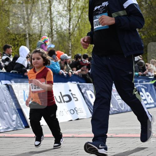 12.04.2026 - 45. Internationalen Wilhelmsburger Insellauf J. Mangold http://msf.ph/oto/9521332 12.04.2026 14:11:47 Ziel 1528, 213, 177 meine-sportfotos.de
