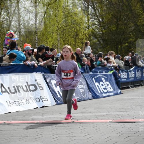 12.04.2026 - 45. Internationalen Wilhelmsburger Insellauf J. Mangold http://msf.ph/oto/9521372 12.04.2026 14:12:02 Ziel 462 meine-sportfotos.de