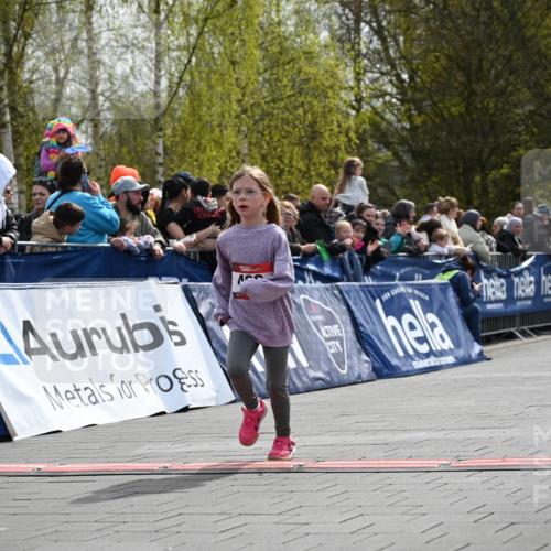 12.04.2026 - 45. Internationalen Wilhelmsburger Insellauf J. Mangold http://msf.ph/oto/9521373 12.04.2026 14:12:02 Ziel 462 meine-sportfotos.de