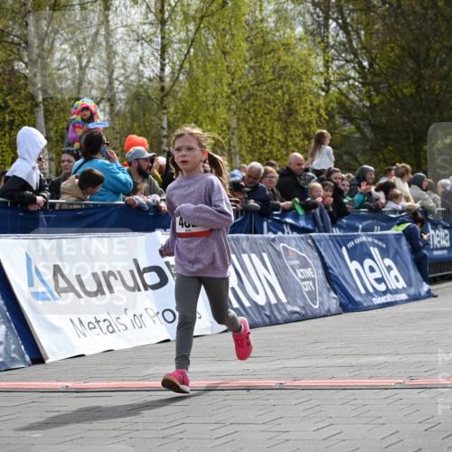 12.04.2026 - 45. Internationalen Wilhelmsburger Insellauf J. Mangold http://msf.ph/oto/9521375 12.04.2026 14:12:03 Ziel 462 meine-sportfotos.de