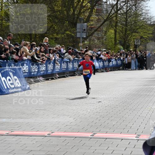 12.04.2026 - 45. Internationalen Wilhelmsburger Insellauf J. Mangold http://msf.ph/oto/9521381 12.04.2026 14:19:12 Ziel 1624 meine-sportfotos.de