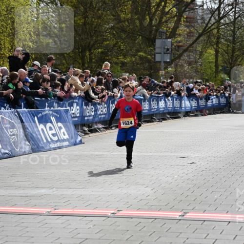 12.04.2026 - 45. Internationalen Wilhelmsburger Insellauf J. Mangold http://msf.ph/oto/9521390 12.04.2026 14:19:13 Ziel 1624 meine-sportfotos.de