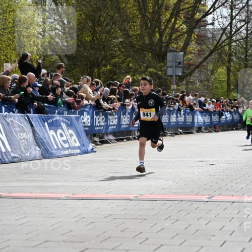 12.04.2026 - 45. Internationalen Wilhelmsburger Insellauf J. Mangold http://msf.ph/oto/9521413 12.04.2026 14:19:29 Ziel 941, 265, 87 meine-sportfotos.de