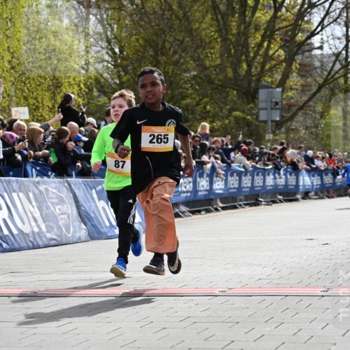 12.04.2026 - 45. Internationalen Wilhelmsburger Insellauf J. Mangold http://msf.ph/oto/9521435 12.04.2026 14:19:33 Ziel 941, 265, 87, 1614 meine-sportfotos.de