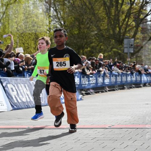 12.04.2026 - 45. Internationalen Wilhelmsburger Insellauf J. Mangold http://msf.ph/oto/9521438 12.04.2026 14:19:34 Ziel 941, 265, 87, 1614 meine-sportfotos.de