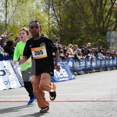 12.04.2026 - 45. Internationalen Wilhelmsburger Insellauf J. Mangold http://msf.ph/oto/9521441 12.04.2026 14:19:34 Ziel 941, 265, 87, 1614 meine-sportfotos.de