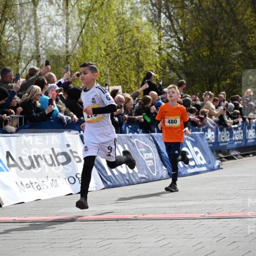 12.04.2026 - 45. Internationalen Wilhelmsburger Insellauf J. Mangold http://msf.ph/oto/9521475 12.04.2026 14:19:43 Ziel 1613, 950, 275, 480 meine-sportfotos.de