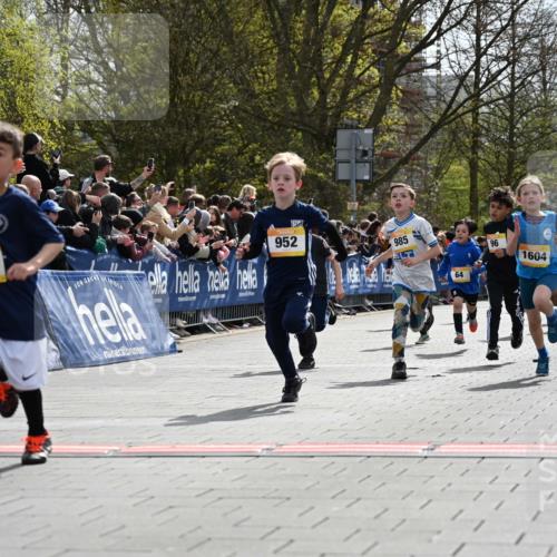 12.04.2026 - 45. Internationalen Wilhelmsburger Insellauf J. Mangold http://msf.ph/oto/9521498 12.04.2026 14:19:51 Ziel 787, 952, 1604, 985, 944, 64, 96, 579, 740 meine-sportfotos.de