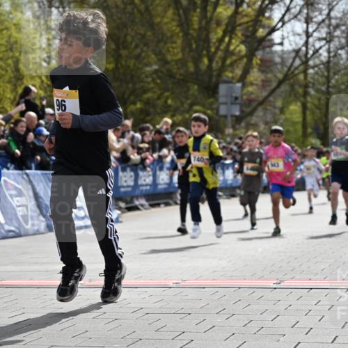 12.04.2026 - 45. Internationalen Wilhelmsburger Insellauf J. Mangold http://msf.ph/oto/9521526 12.04.2026 14:19:54 Ziel 787, 952, 1604, 985, 944, 64, 96, 579, 740, 943, 793, 845, 682, 413, 982 meine-sportfotos.de