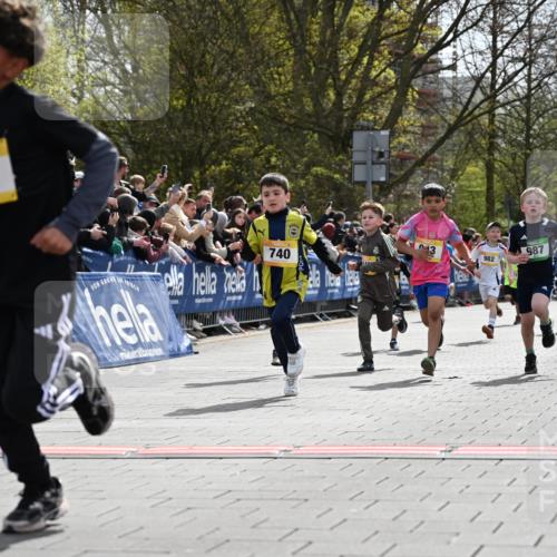 12.04.2026 - 45. Internationalen Wilhelmsburger Insellauf J. Mangold http://msf.ph/oto/9521529 12.04.2026 14:19:54 Ziel 787, 952, 1604, 985, 944, 64, 96, 579, 740, 943, 793, 845, 682, 413, 982 meine-sportfotos.de