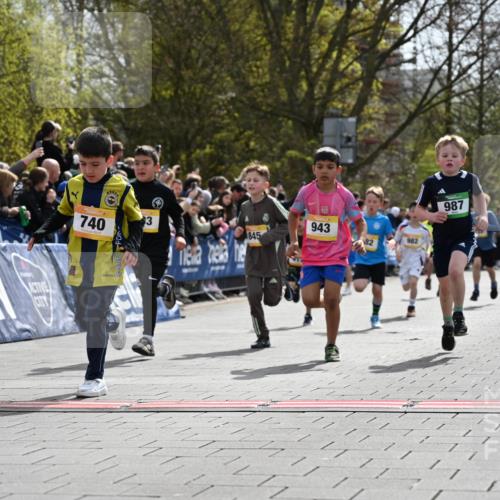 12.04.2026 - 45. Internationalen Wilhelmsburger Insellauf J. Mangold http://msf.ph/oto/9521535 12.04.2026 14:19:55 Ziel 787, 952, 1604, 985, 944, 64, 96, 579, 740, 943, 793, 845, 682, 413, 982, 155, 621 meine-sportfotos.de