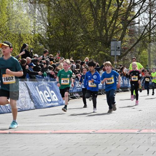 12.04.2026 - 45. Internationalen Wilhelmsburger Insellauf J. Mangold http://msf.ph/oto/9521577 12.04.2026 14:20:02 Ziel 982, 155, 621, 1602, 478, 83, 968, 465, 631, 1621 meine-sportfotos.de