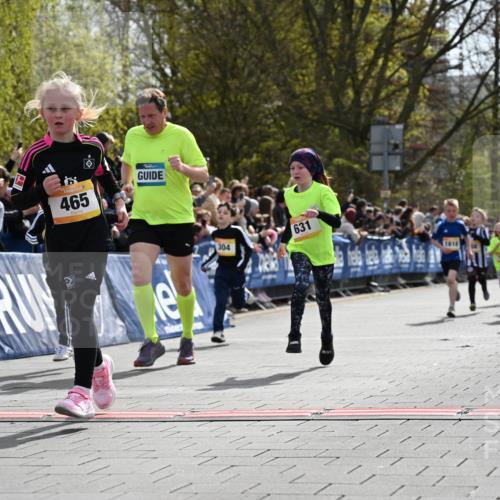 12.04.2026 - 45. Internationalen Wilhelmsburger Insellauf J. Mangold http://msf.ph/oto/9521612 12.04.2026 14:20:05 Ziel 1602, 478, 83, 968, 465, 631, 1621, 304, 225, 1618, 108, 534, 447, 560, 734 meine-sportfotos.de