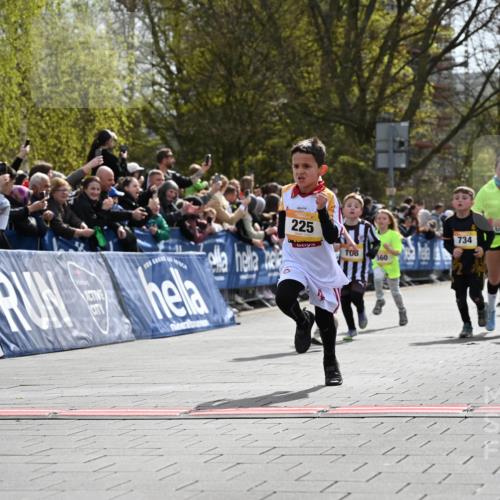 12.04.2026 - 45. Internationalen Wilhelmsburger Insellauf J. Mangold http://msf.ph/oto/9521617 12.04.2026 14:20:07 Ziel 478, 83, 968, 465, 631, 1621, 304, 225, 1618, 108, 534, 447, 560, 734, 775, 587 meine-sportfotos.de