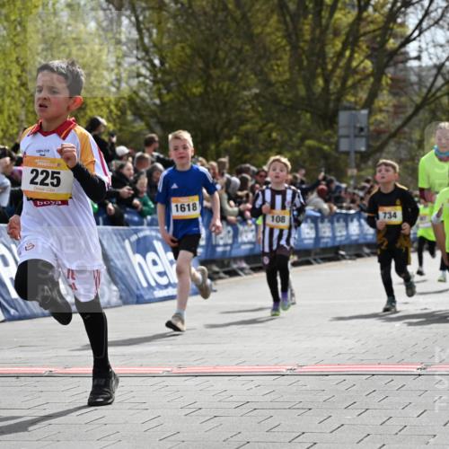 12.04.2026 - 45. Internationalen Wilhelmsburger Insellauf J. Mangold http://msf.ph/oto/9521624 12.04.2026 14:20:07 Ziel 478, 83, 968, 465, 631, 1621, 304, 225, 1618, 108, 534, 447, 560, 734, 775, 587 meine-sportfotos.de