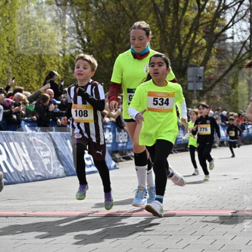 12.04.2026 - 45. Internationalen Wilhelmsburger Insellauf J. Mangold http://msf.ph/oto/9521638 12.04.2026 14:20:09 Ziel 465, 631, 1621, 304, 225, 1618, 108, 534, 447, 560, 734, 775, 587, 405 meine-sportfotos.de