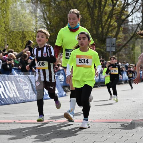 12.04.2026 - 45. Internationalen Wilhelmsburger Insellauf J. Mangold http://msf.ph/oto/9521639 12.04.2026 14:20:09 Ziel 465, 631, 1621, 304, 225, 1618, 108, 534, 447, 560, 734, 775, 587, 405 meine-sportfotos.de
