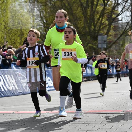 12.04.2026 - 45. Internationalen Wilhelmsburger Insellauf J. Mangold http://msf.ph/oto/9521640 12.04.2026 14:20:09 Ziel 465, 631, 1621, 304, 225, 1618, 108, 534, 447, 560, 734, 775, 587, 405 meine-sportfotos.de