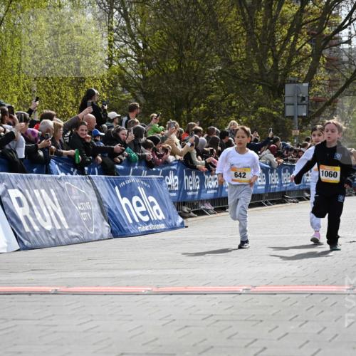 12.04.2026 - 45. Internationalen Wilhelmsburger Insellauf J. Mangold http://msf.ph/oto/9521657 12.04.2026 14:20:13 Ziel 447, 560, 734, 775, 587, 405, 1060, 642, 753, 750 meine-sportfotos.de