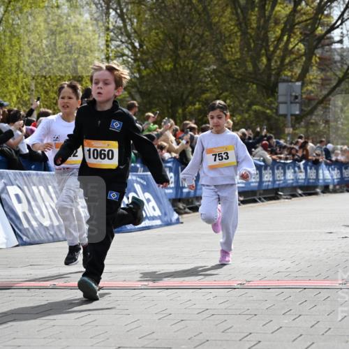 12.04.2026 - 45. Internationalen Wilhelmsburger Insellauf J. Mangold http://msf.ph/oto/9521671 12.04.2026 14:20:14 Ziel 775, 587, 405, 1060, 642, 753, 750 meine-sportfotos.de