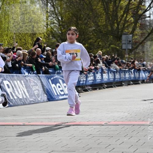 12.04.2026 - 45. Internationalen Wilhelmsburger Insellauf J. Mangold http://msf.ph/oto/9521677 12.04.2026 14:20:15 Ziel 587, 405, 1060, 642, 753, 750, 1623, 844, 34 meine-sportfotos.de