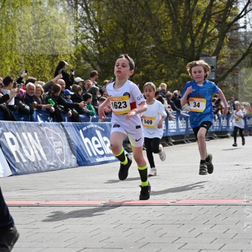 12.04.2026 - 45. Internationalen Wilhelmsburger Insellauf J. Mangold http://msf.ph/oto/9521696 12.04.2026 14:20:19 Ziel 750, 1623, 844, 34, 949, 1607, 29, 948 meine-sportfotos.de
