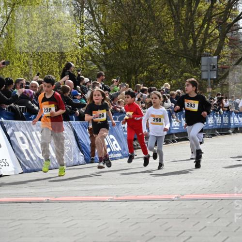 12.04.2026 - 45. Internationalen Wilhelmsburger Insellauf J. Mangold http://msf.ph/oto/9521752 12.04.2026 14:20:26 Ziel 29, 948, 1058, 966, 998, 228, 298, 293, 744, 1008, 747, 262, 598, 730, 632 meine-sportfotos.de