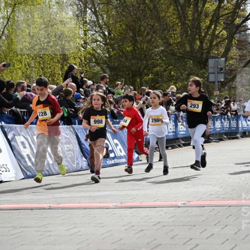12.04.2026 - 45. Internationalen Wilhelmsburger Insellauf J. Mangold http://msf.ph/oto/9521753 12.04.2026 14:20:26 Ziel 29, 948, 1058, 966, 998, 228, 298, 293, 744, 1008, 747, 262, 598, 730, 632 meine-sportfotos.de