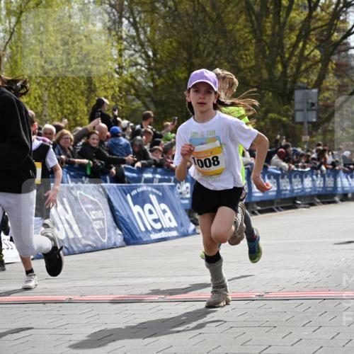 12.04.2026 - 45. Internationalen Wilhelmsburger Insellauf J. Mangold http://msf.ph/oto/9521769 12.04.2026 14:20:28 Ziel 1058, 966, 998, 228, 298, 293, 744, 1008, 747, 262, 598, 730, 632, 1608 meine-sportfotos.de