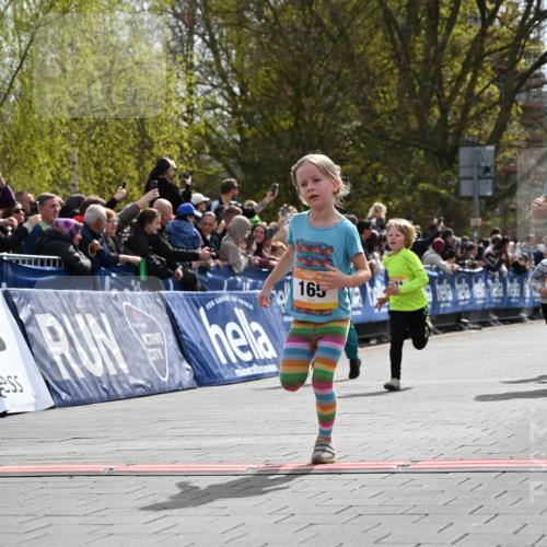 12.04.2026 - 45. Internationalen Wilhelmsburger Insellauf J. Mangold http://msf.ph/oto/9521795 12.04.2026 14:20:34 Ziel 632, 1608, 165, 171, 20, 313 meine-sportfotos.de