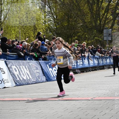 12.04.2026 - 45. Internationalen Wilhelmsburger Insellauf J. Mangold http://msf.ph/oto/9521804 12.04.2026 14:20:36 Ziel 165, 171, 20, 313, 576, 935 meine-sportfotos.de