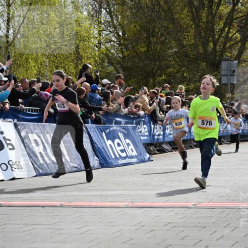 12.04.2026 - 45. Internationalen Wilhelmsburger Insellauf J. Mangold http://msf.ph/oto/9521810 12.04.2026 14:20:38 Ziel 171, 20, 313, 576, 935, 301, 61, 237 meine-sportfotos.de