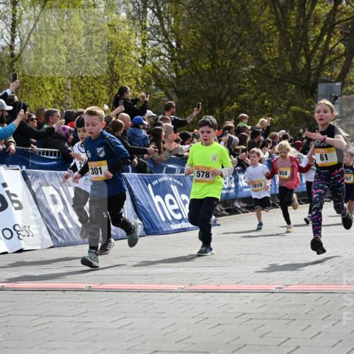 12.04.2026 - 45. Internationalen Wilhelmsburger Insellauf J. Mangold http://msf.ph/oto/9521837 12.04.2026 14:20:42 Ziel 576, 935, 301, 61, 237, 578, 751, 940, 958, 832, 1610, 3, 285, 1073, 767, 404 meine-sportfotos.de