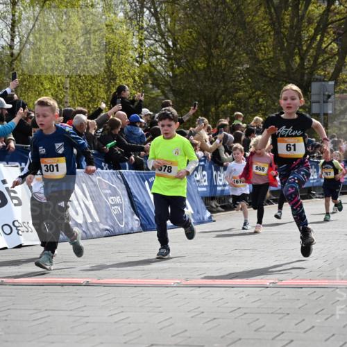 12.04.2026 - 45. Internationalen Wilhelmsburger Insellauf J. Mangold http://msf.ph/oto/9521840 12.04.2026 14:20:42 Ziel 576, 935, 301, 61, 237, 578, 751, 940, 958, 832, 1610, 3, 285, 1073, 767, 404 meine-sportfotos.de
