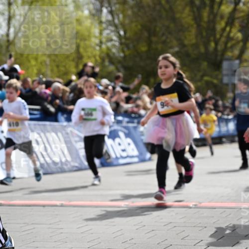 12.04.2026 - 45. Internationalen Wilhelmsburger Insellauf J. Mangold http://msf.ph/oto/9521859 12.04.2026 14:20:44 Ziel 935, 301, 61, 237, 578, 751, 940, 958, 832, 1610, 3, 285, 1073, 767, 404, 318, 539, 431, 135, 545 meine-sportfotos.de