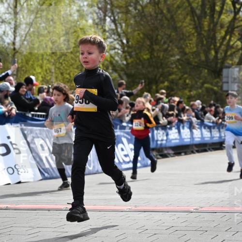 12.04.2026 - 45. Internationalen Wilhelmsburger Insellauf J. Mangold http://msf.ph/oto/9521908 12.04.2026 14:20:51 Ziel 318, 539, 431, 135, 545, 537, 30, 133, 977, 84, 1606, 473, 956, 467, 324, 299, 1605, 278 meine-sportfotos.de