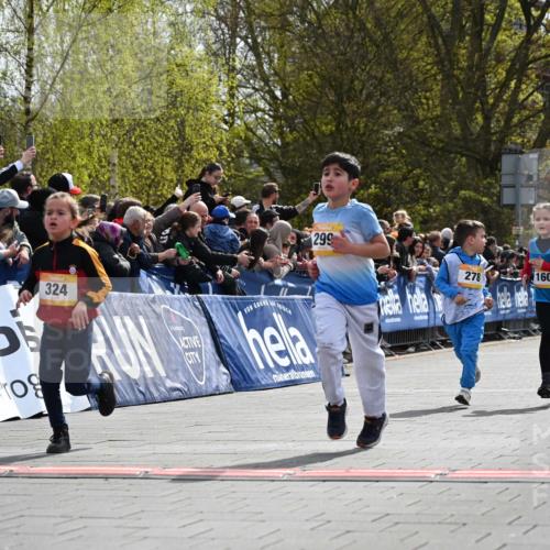 12.04.2026 - 45. Internationalen Wilhelmsburger Insellauf J. Mangold http://msf.ph/oto/9521912 12.04.2026 14:20:52 Ziel 431, 135, 545, 537, 30, 133, 977, 84, 1606, 473, 956, 467, 324, 299, 1605, 278, 760 meine-sportfotos.de
