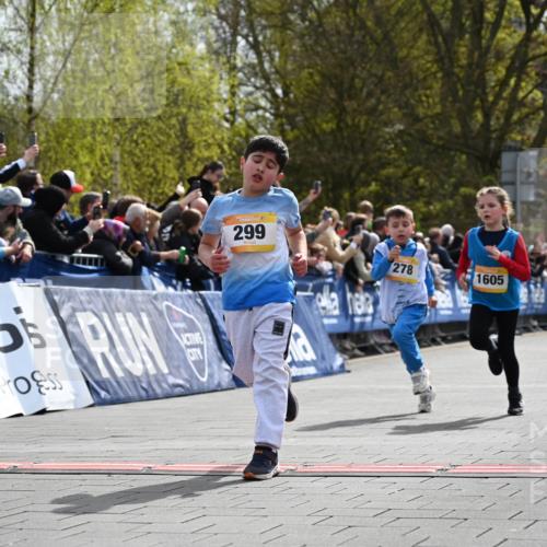 12.04.2026 - 45. Internationalen Wilhelmsburger Insellauf J. Mangold http://msf.ph/oto/9521918 12.04.2026 14:20:53 Ziel 537, 30, 133, 977, 84, 1606, 473, 956, 467, 324, 299, 1605, 278, 760 meine-sportfotos.de