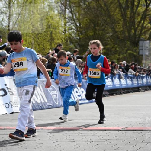 12.04.2026 - 45. Internationalen Wilhelmsburger Insellauf J. Mangold http://msf.ph/oto/9521926 12.04.2026 14:20:53 Ziel 537, 30, 133, 977, 84, 1606, 473, 956, 467, 324, 299, 1605, 278, 760 meine-sportfotos.de