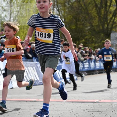 12.04.2026 - 45. Internationalen Wilhelmsburger Insellauf J. Mangold http://msf.ph/oto/9521970 12.04.2026 14:21:01 Ziel 257, 463, 437, 1616, 692, 696, 107, 818, 732, 756, 1603, 162 meine-sportfotos.de