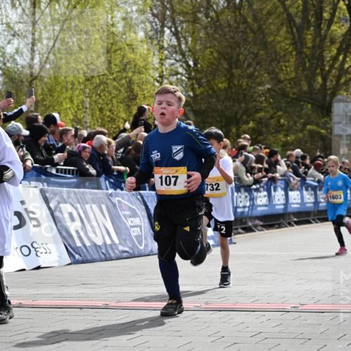 12.04.2026 - 45. Internationalen Wilhelmsburger Insellauf J. Mangold http://msf.ph/oto/9521980 12.04.2026 14:21:02 Ziel 257, 463, 437, 1616, 692, 696, 107, 818, 732, 756, 1603, 162 meine-sportfotos.de