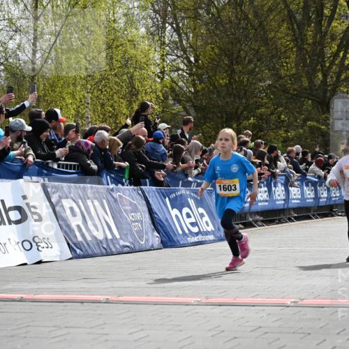 12.04.2026 - 45. Internationalen Wilhelmsburger Insellauf J. Mangold http://msf.ph/oto/9521985 12.04.2026 14:21:04 Ziel 437, 1616, 692, 696, 107, 818, 732, 756, 1603, 162, 280, 149 meine-sportfotos.de